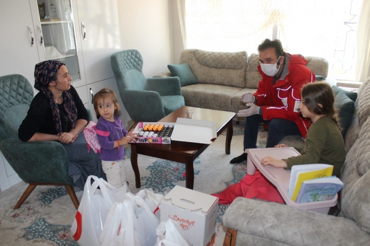 Aylin’in Ailesinin Yardımına Kızılay Yetişti