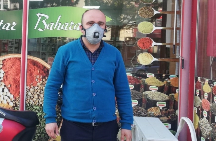 Sağlık Çalışanlarına Aktardan Keçi Boynuzu Pekmezi