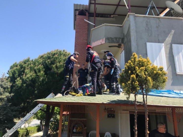 Çatıdan Düşen İnşaat İşçisi Ağır Yaralandı