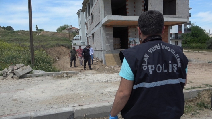 15 Metre Yüksekten El Arabası İle Düşen İşçi, Şans Eseri Hayatta Kaldı