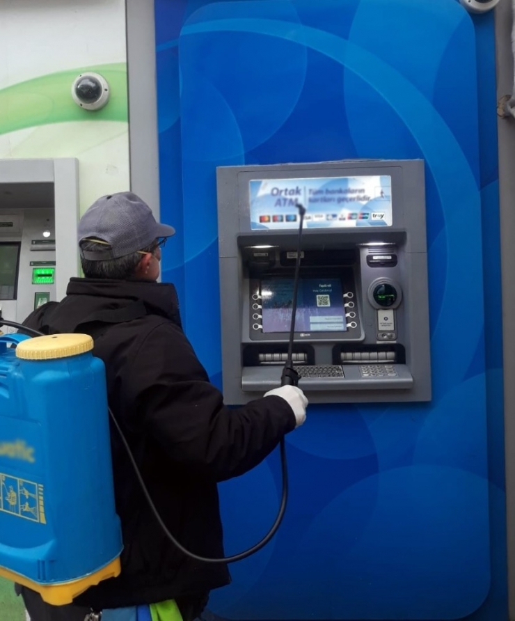 Temizlik Hizmetlerinde Hastane Yakınlarındaki Atm’lere Öncelik Verildi