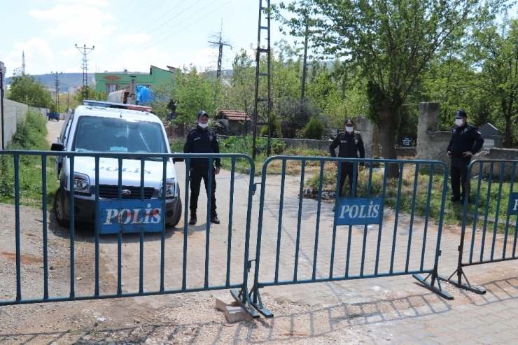 Gaziantep’te Bir Mahallede Korona Karantinası