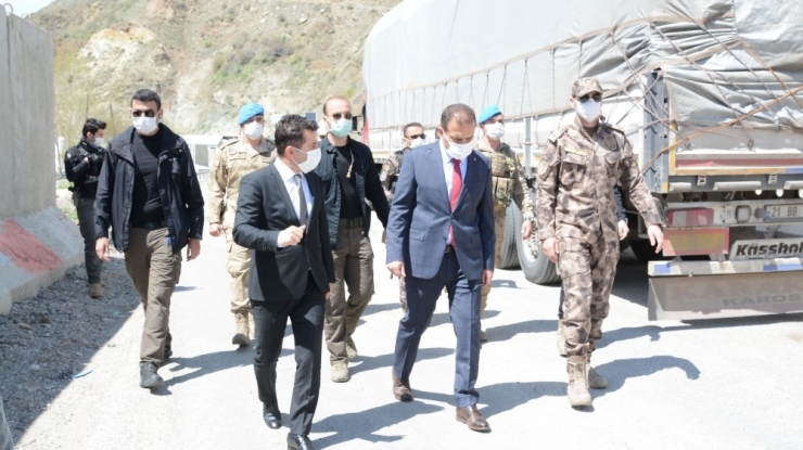 Vali Akbıyık: “Hakkari’de Korona Virüs Vakaları Var”