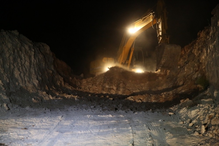 Haliliye’de Yeni Yol Çalışmaları Sürüyor