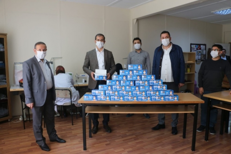 Aşkale’de 15 Bin Maske Üretildi