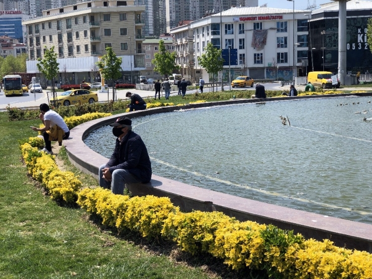 Uyarıları Dilemeyerek Dışarı Çıkan Vatandaş: “Bugün Çok Kalabalık, İnşallah Hep Böyle Olur”