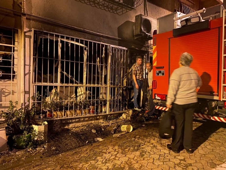 İzmir’de Korkutan Yangın