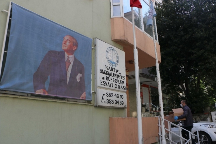 Kartal Esnaf Odalarına Belediyeden Maske Temini