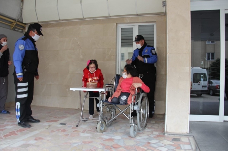 Kayseri Emniyet Müdürlüğünden Engelli Çocukların Yüzünü Güldürüyor