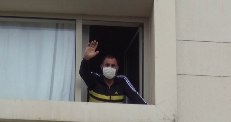 Karantinadaki Eşine Söylediği Sözler Duygulandırdı