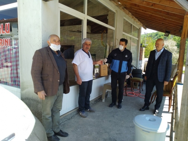 Halka Ücretsiz Hijyen Seti Dağıtıldı