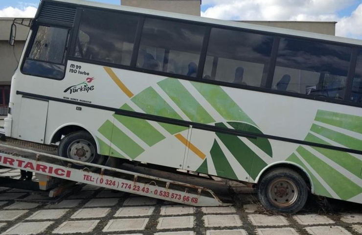 Engelli Öğrenciler İçin Hurda Otobüsler Kafeteryaya Dönüştürülüyor