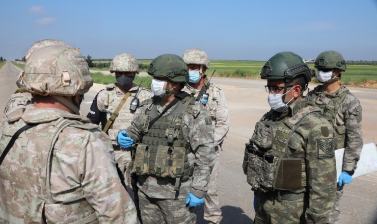 Msb: "Türkiye-rusya Federasyonu Mutabakatı Çerçevesinde İdlib’deki M4 Karayolunda Kara Ve Hava Unsurlarının Katılımıyla 6’ncı Türk-rus Birleşik Kara Devriyesi İcra Edilmiştir."