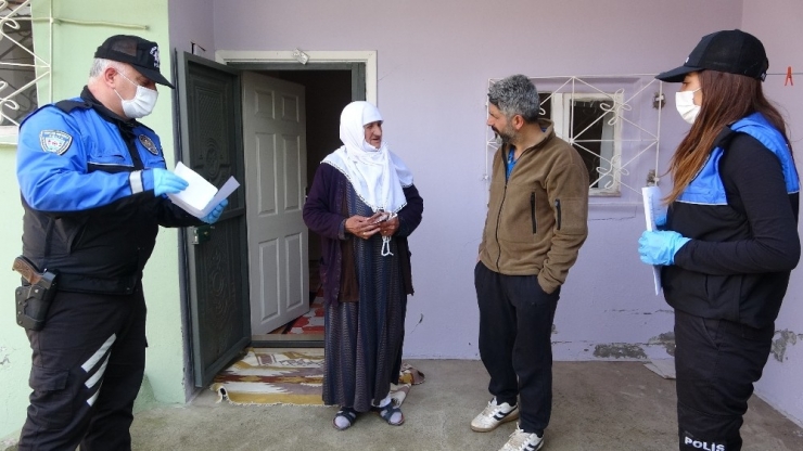 Polis Ekipleri 65 Yaş Üstü Vatandaşlar İçin Kapı Kapı Geziyor