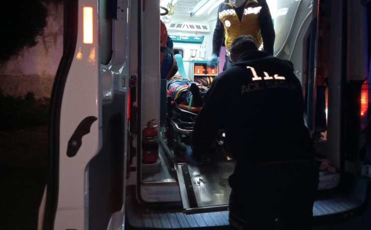 Alkolü Fazla Alınca Şehitlik Duvarından Düştü