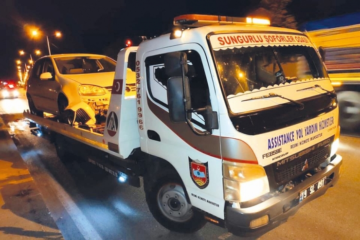 Otomobil Karşı Şeride Uçtu: 1 Yaralı