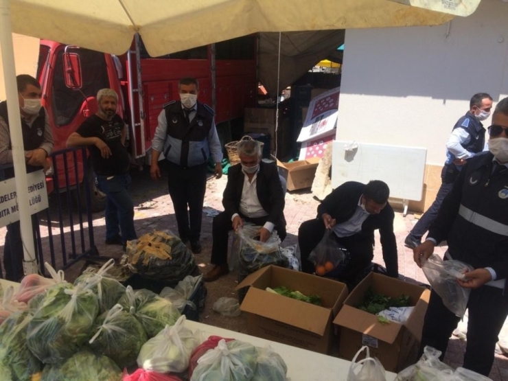 Şehzadeler’de İmkanı Olan Bırakıyor İhtiyacı Olan Alıyor