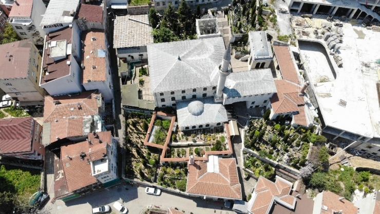 Ramazan’da Ziyarete Kapatılan Aziz Mahmut Hüdayi Türbesi Havadan Görüntülendi