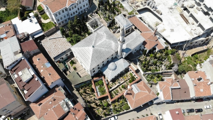 Ramazan’da Ziyarete Kapatılan Aziz Mahmut Hüdayi Türbesi Havadan Görüntülendi