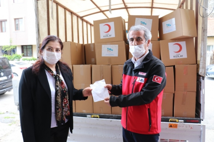 Rektör Karabulut’tan Kızılay’a Bağış