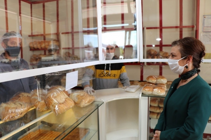 Safranbolu Belediyesi Fırınlara Maske Dağıttı