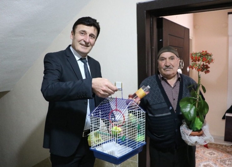 Stk’yı Telefonla Arayıp Muhabbet Kuşu İstediler