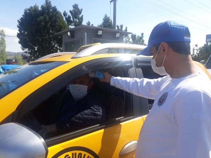 Sungurlu’da Giriş Ve Çıkışlarda Kontroller Devam Ediyor