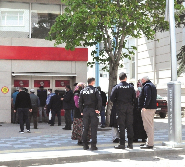 Sungurlu’da Polis Ve Bekçinin Zorlu ’Korona’ Mesaisi