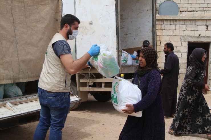 Suriye’de 60 Bin Sivile Ramazan Yardımı