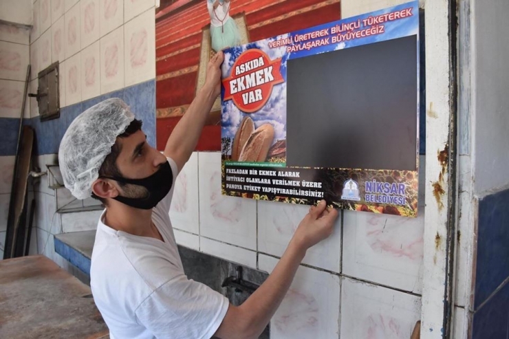 Niksar Belediyesi, ’Askıda Ekmek’ Uygulaması Başlattı