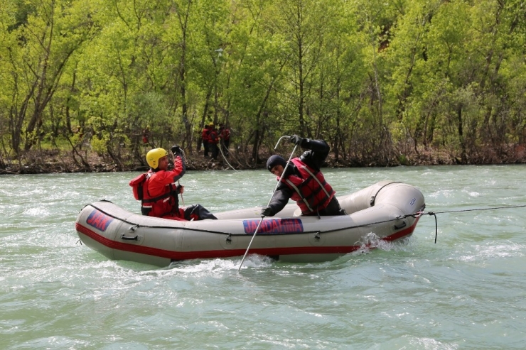 Kayıp Uzman Çavuş Güneş’i Arama Çalışmaları Sürüyor