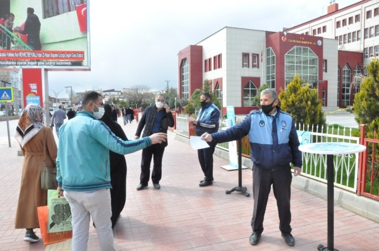 Erciş Belediyesinden Korona Virüsüne Karşı Bilgilendirme Çalışması