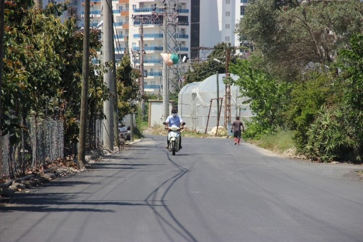 Antalya’da Öğretmenden Öğrencilerine Motosikletiyle Ödev Servisi