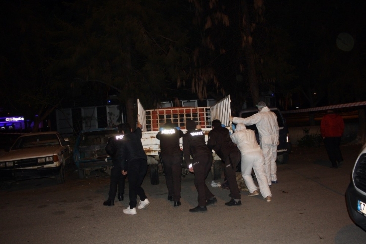 Antalya’da 4 Aydır Yaşadığı Araçta Ölü Bulundu