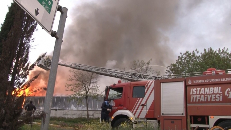 İstoç Geri Dönüşüm Tesisinde Yangın Çıktı