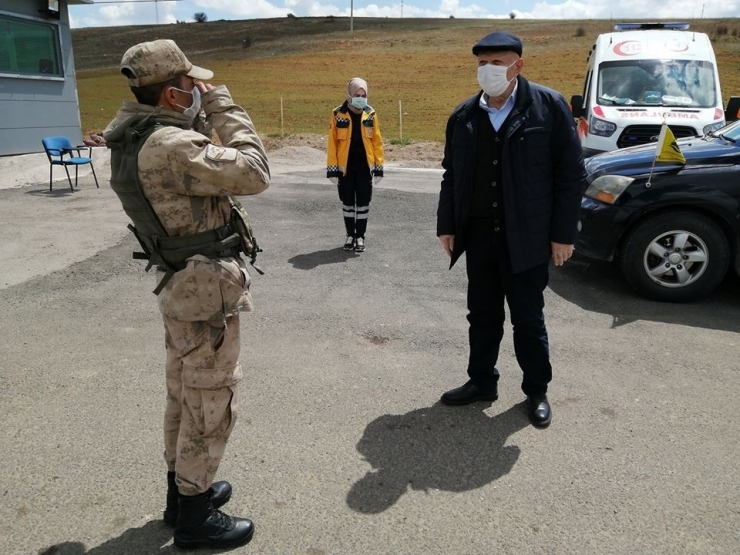 Başkan Pekmezci, Güvenlik Kontrol Noktalarını Ziyaret Ederek İncelemede Bulundu