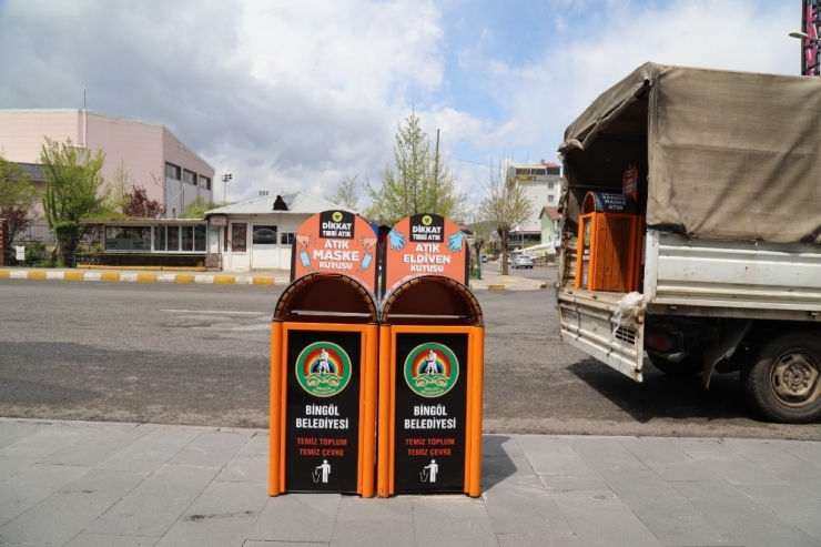 Bingöl’de Belirli Noktalara Tıbbi Atık Kovaları Yerleştirdi