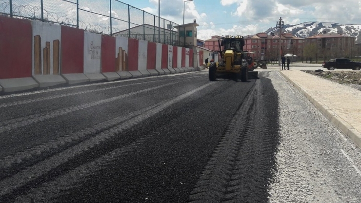 Bitlis Belediyesinden Yol Asfaltlama Çalışması