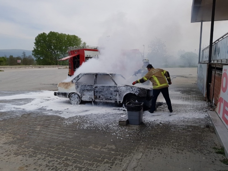 Bursa’da Dehşet...otomobil Alev Alev Yandı 3 Yaşındaki Çocuk Ağır Yaralandı