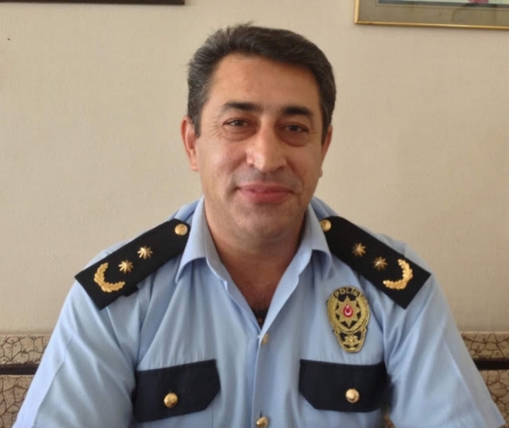 Emekli Emniyet Müdürü Evinde Ölü Bulundu