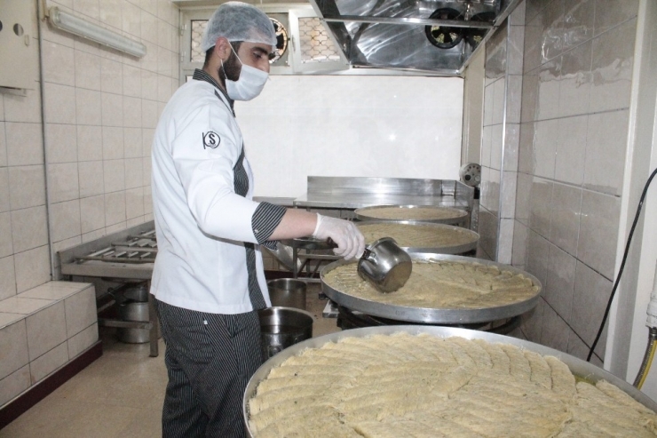 Diyarbakırlıların Ramazan’da Tatlı Talebi 3 Kat Arttı