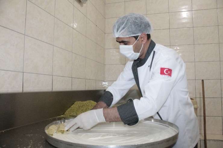 Diyarbakırlıların Ramazan’da Tatlı Talebi 3 Kat Arttı