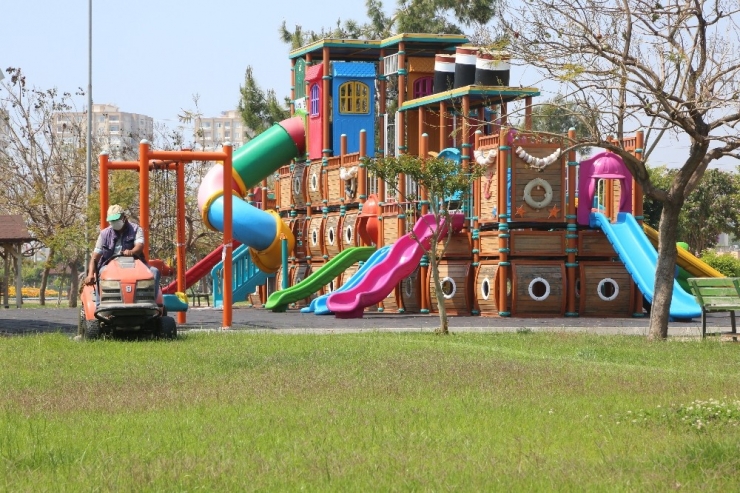 Erdemli Belediyesi İlçeyi Bahara Hazırlıyor