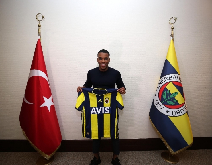 Garry Rodrigues’den 175 Aileye Gıda Yardımı