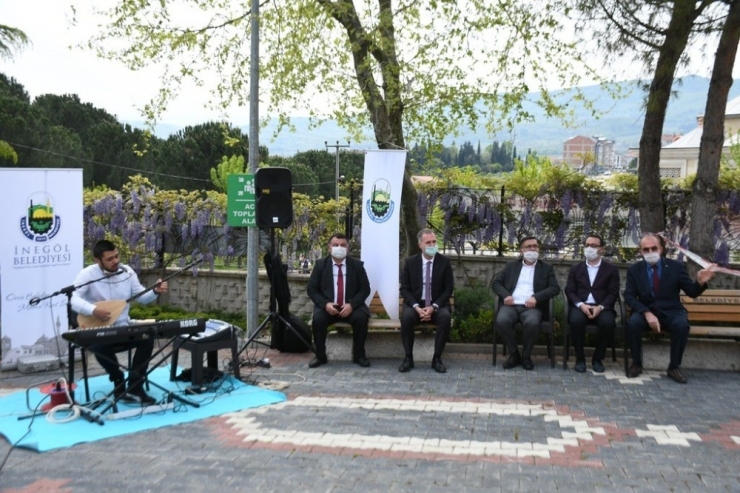 Huzurevinde Sosyal Mesafeli Eğlence