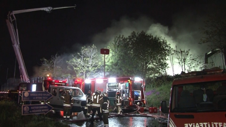 İstoç’daki Geri Dönüşüm Tesisinde Çıkan Yangın Söndürüldü