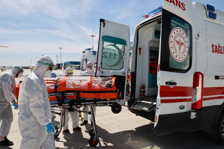 Türkiye’ye Gönderilen Gülüşken’in Kızı Leyla: ”Sosyal Medyada Linç Kampanyasına Maruz Kalıyoruz”