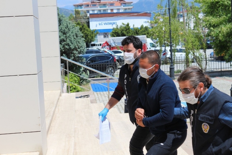 Cezaevi Firarisi Tekne Çalıp Market Soydu