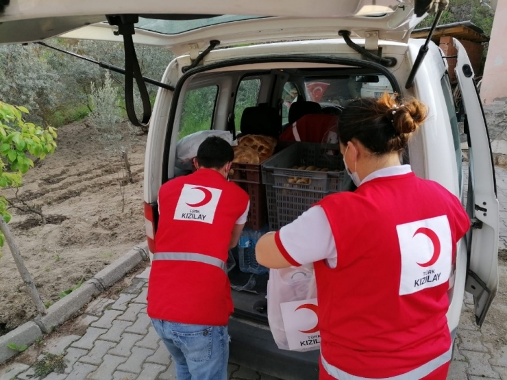 Kızılay’dan Evlere Ramazan Pidesi