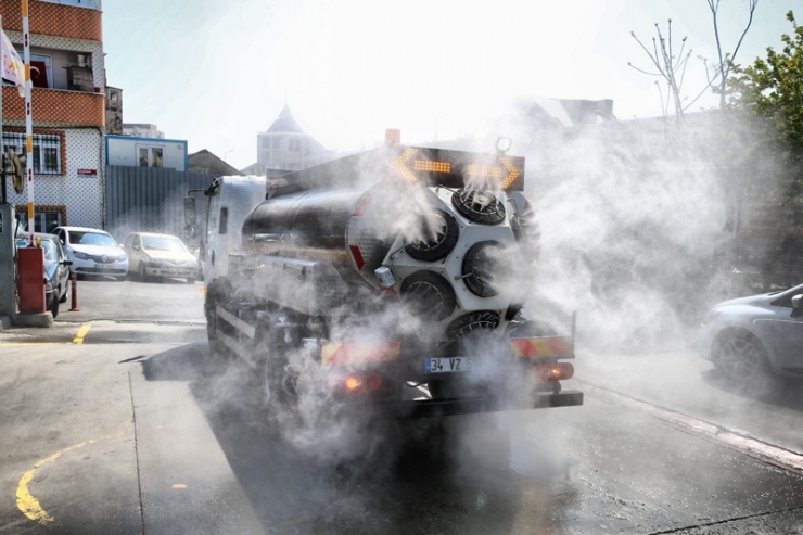 Bayrampaşa Mikro Sisleme Aracıyla Dezenfekte Ediliyor